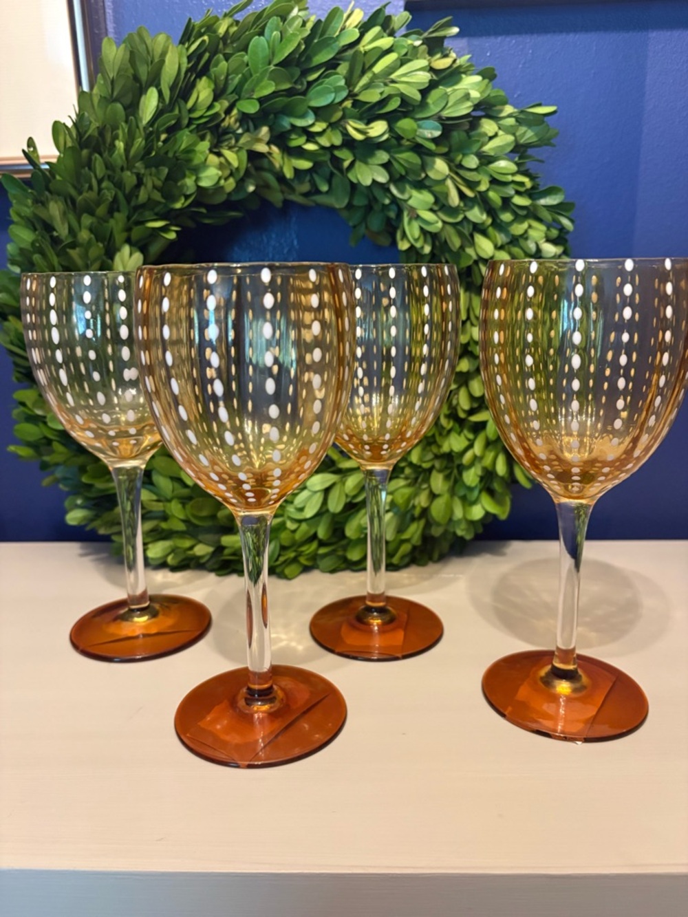 Zafferano Perle Wine Glasses - Set of 4. Amber